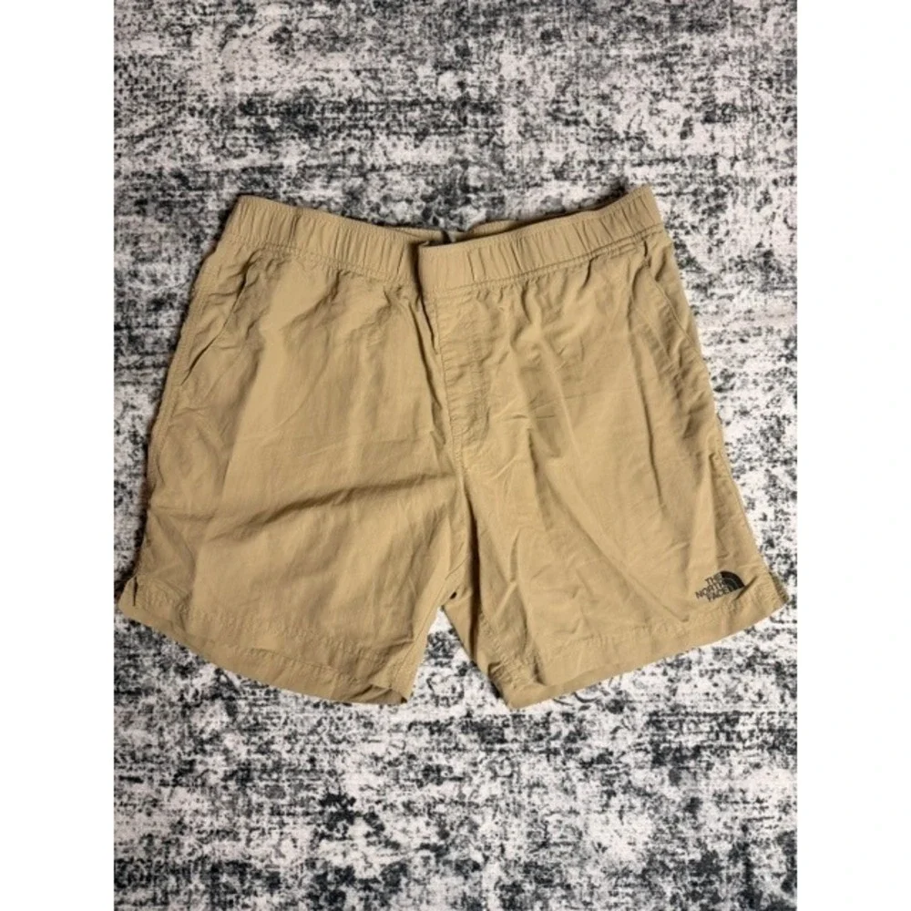 North Face Men's Flash dry tan shorts Size L